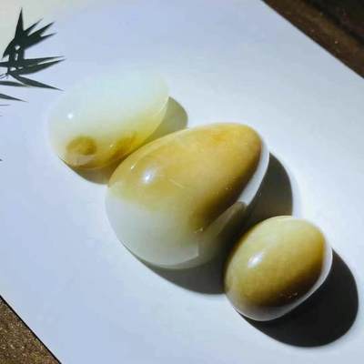 无敌打包超美鸽子蛋三枚一级白新疆和田且末糖玉作品打包，戒面吊坠，共36.46g，超美老糖，油性出色，脂粉感十足，糯性满满，可以镶嵌戒指、吊坠等，也可以打个金扣子直接佩戴，精致超美！最小尺寸约23×19×10mm，最大尺寸约37×27×13mm！另送鉴定证书！HAI 240329