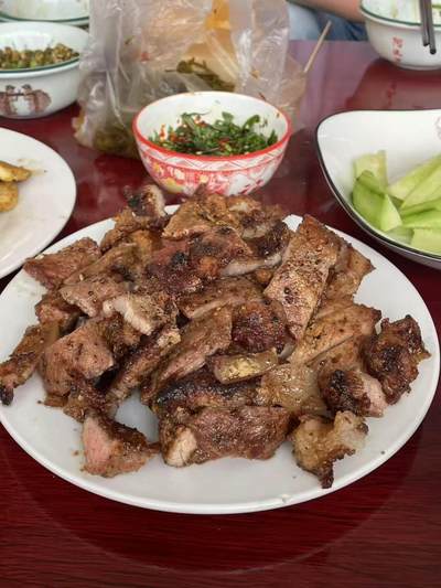 太阳☀掉头的地方“双胞城”说是烧烤🍖好吃。