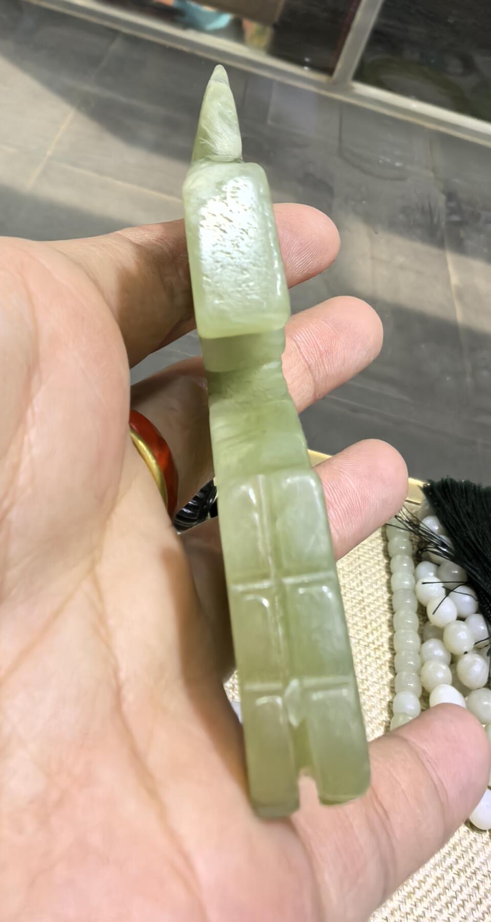 旧藏古代岫玉龙船配饰，包浆浑厚。可做手把件挂件。全品如图。尺寸:长9.42*45.7*9.6cm