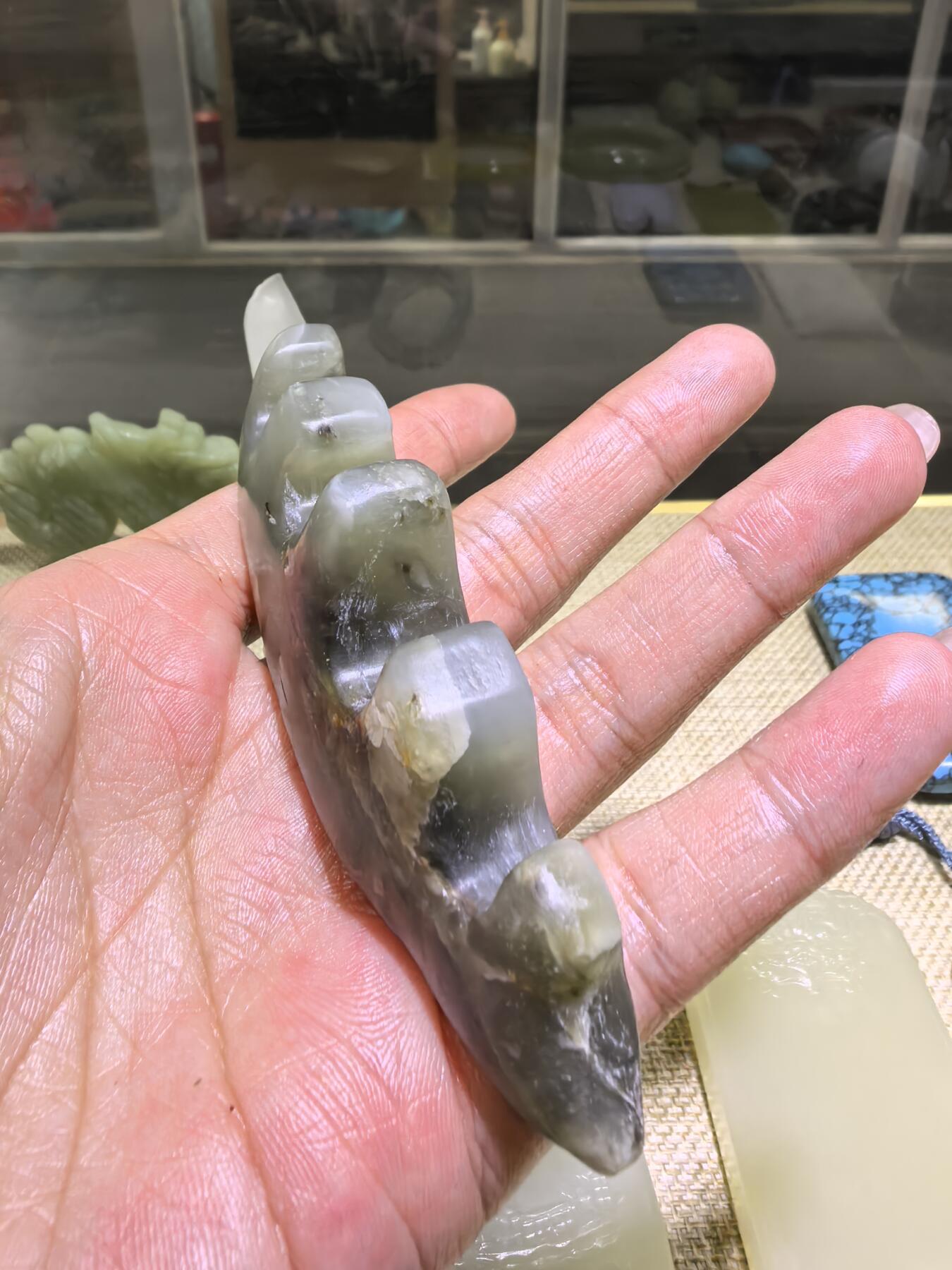 旧藏和田玉笔架，全品如图，尺寸:长11.8高3.0厚1.7cm