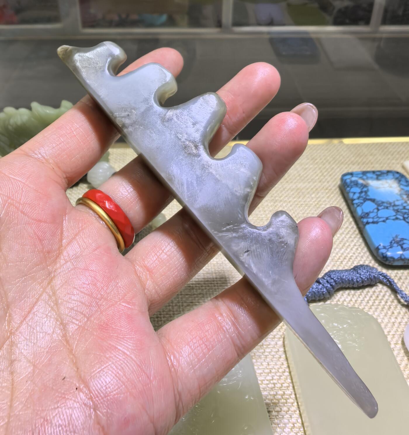 旧藏和田玉笔架，全品如图，尺寸:长11.8高3.0厚1.7cm