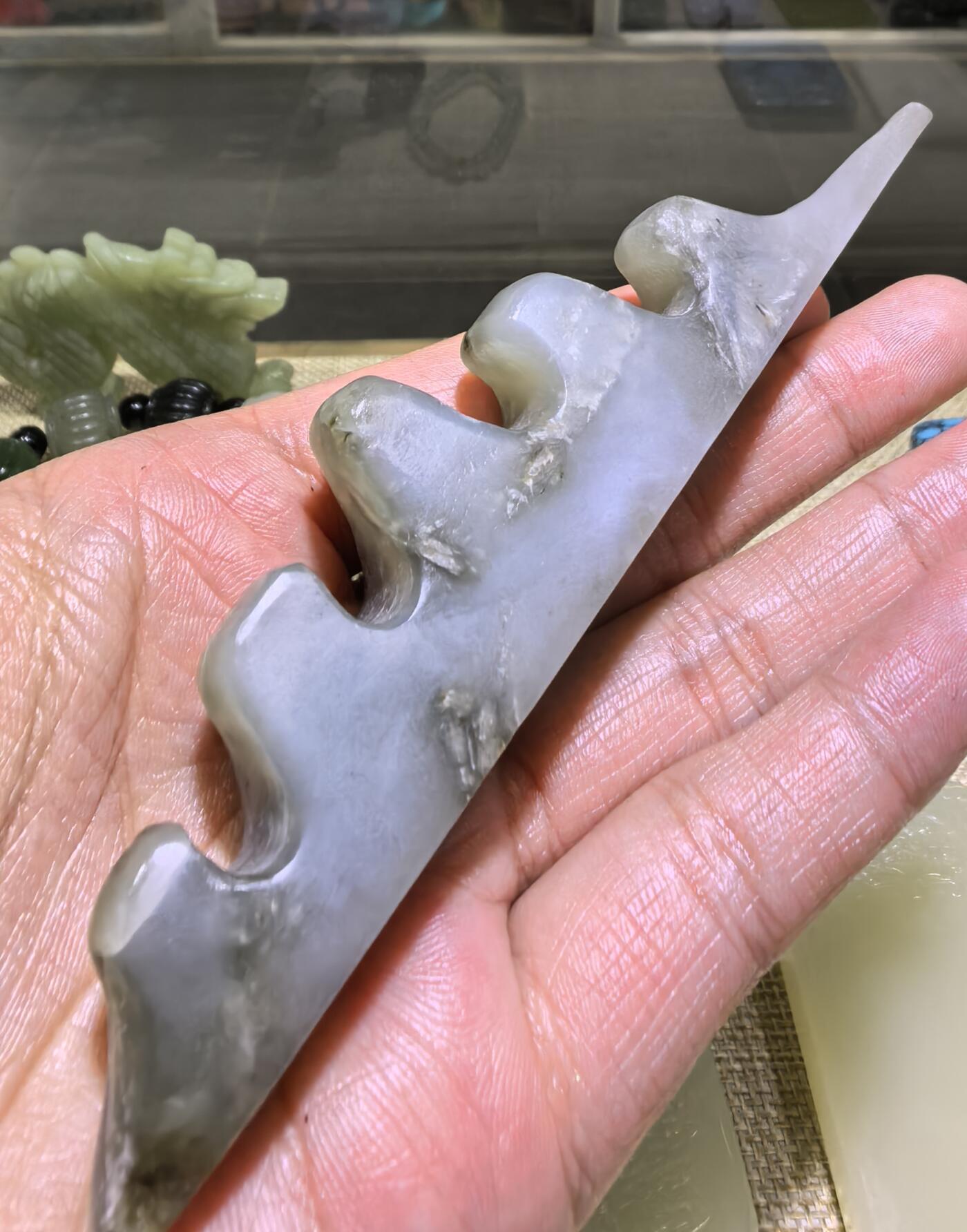旧藏和田玉笔架，全品如图，尺寸:长11.8高3.0厚1.7cm