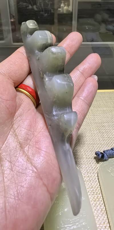 旧藏和田玉笔架，全品如图，尺寸:长11.8高3.0厚1.7cm