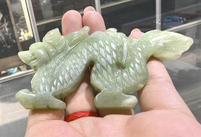 旧藏古代岫玉龙船配饰，包浆浑厚。可做手把件挂件。全品如图。尺寸:长9.42*45.7*9.6cm