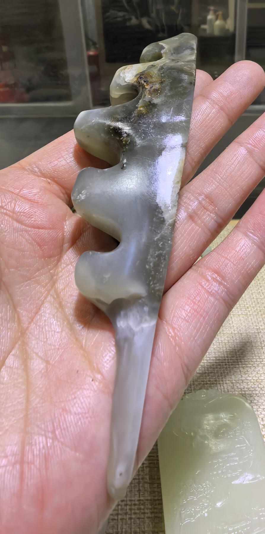 旧藏和田玉笔架，全品如图，尺寸:长11.8高3.0厚1.7cm