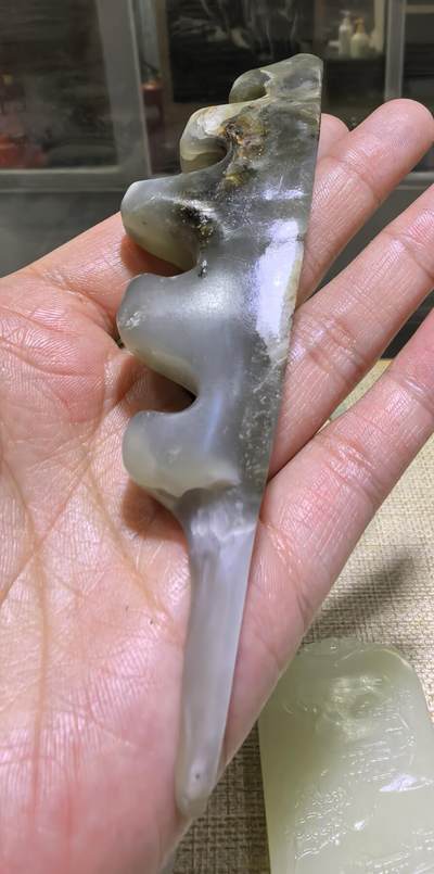 旧藏和田玉笔架，全品如图，尺寸:长11.8高3.0厚1.7cm