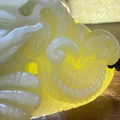 亏出半斤多重的霸气祥龙手把新疆和田玉作品，龙行天下，270.56g，油性好，脂粉感十足，微结构，圆雕工艺霸气祥龙，生动威猛，超大克重，工费秒杀！苏州名家作品，有证书全套包装！不包邮！11815JL240516