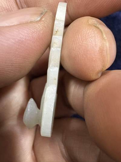 老和田玉凤凰，当时清代头饰上镶嵌件，件手工雕刻，玉质洁白温群，全品无任何瑕疵 ，讨喜的题材讨喜的个头