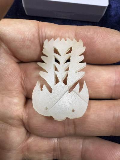 老和田玉凤凰，当时清代头饰上镶嵌件，件手工雕刻，玉质洁白温群，全品无任何瑕疵 ，讨喜的题材讨喜的个头