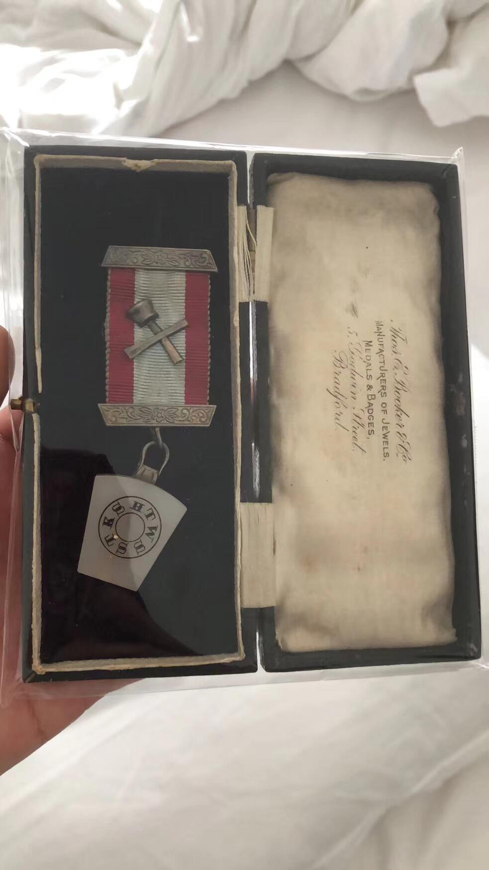 外国章边上刻华人名字