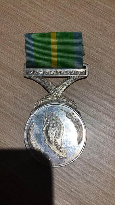 外国章边上刻华人名字