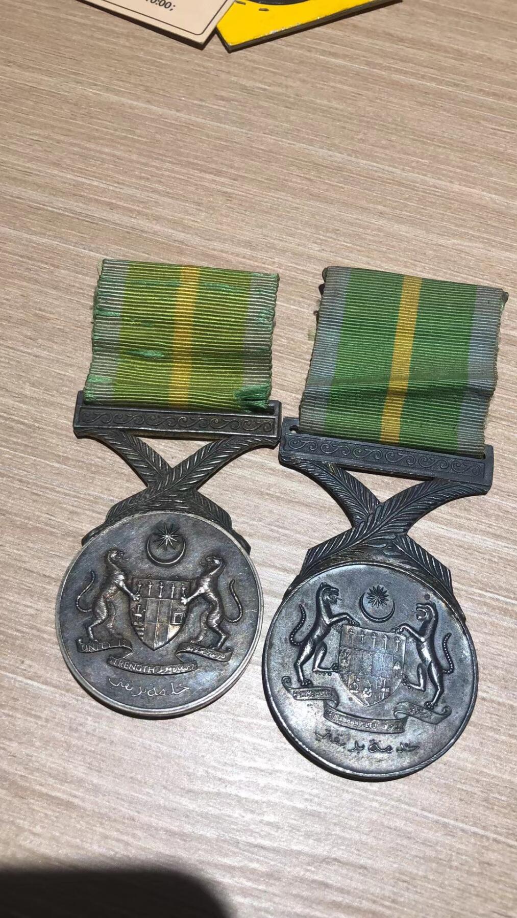 外国章边上刻华人名字