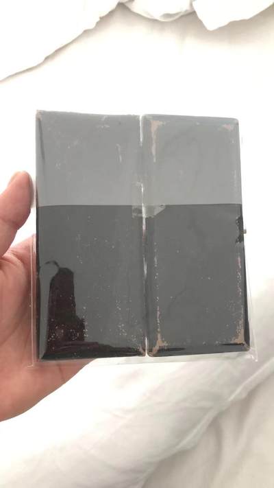 外国章边上刻华人名字