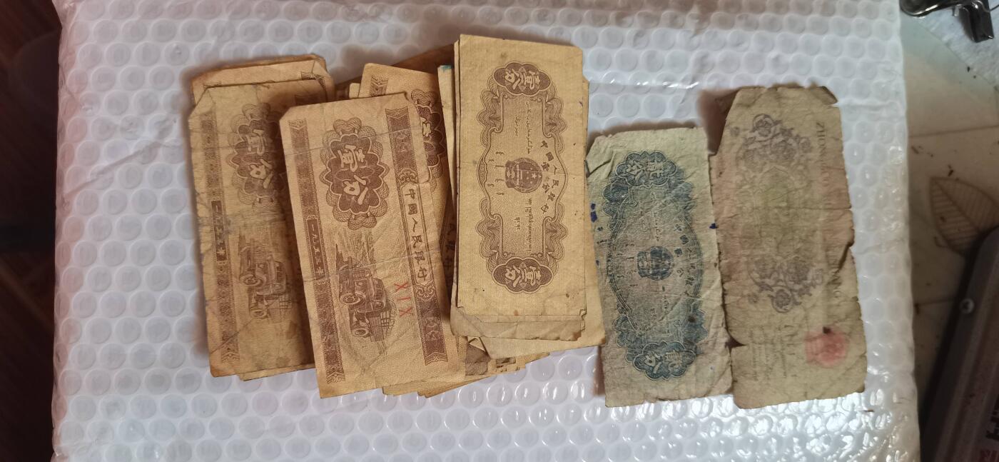 收拾老家收拾出来的 ，不懂的，有没有给估价的 或者收藏的
