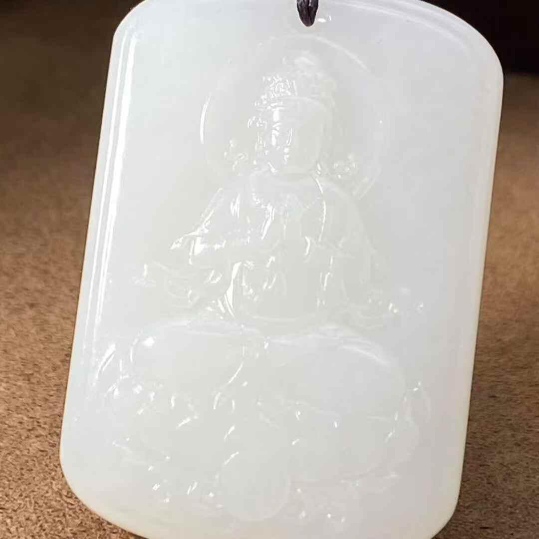 获奖作品🔥纯福利🔥超美大气羊脂观音🔥脂白新疆和田玉作品，观音，37.73g，白度脂白，料子油润细腻，双面浮雕工艺雕刻观音，牌型方正大气，海派玉雕名家作品，有款证全套包装！另送获奖证书！16630JL200906
