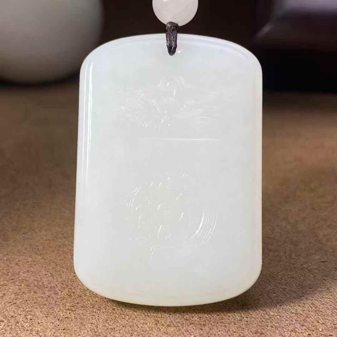 获奖作品🔥纯福利🔥超美大气羊脂观音🔥脂白新疆和田玉作品，观音，37.73g，白度脂白，料子油润细腻，双面浮雕工艺雕刻观音，牌型方正大气，海派玉雕名家作品，有款证全套包装！另送获奖证书！16630JL200906