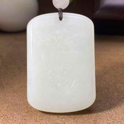 获奖作品🔥纯福利🔥超美大气羊脂观音🔥脂白新疆和田玉作品，观音，37.73g，白度脂白，料子油润细腻，双面浮雕工艺雕刻观音，牌型方正大气，海派玉雕名家作品，有款证全套包装！另送获奖证书！16630JL200906