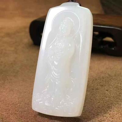 羊脂观音牌脂白新疆和田玉作品，观音，43.93g，白细油都可以，高浮雕工艺，牌型厚实美观，品相超美，苏州名家作品，有款证全套包装！25610JL320908