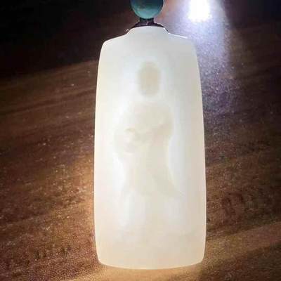 羊脂观音牌脂白新疆和田玉作品，观音，43.93g，白细油都可以，高浮雕工艺，牌型厚实美观，品相超美，苏州名家作品，有款证全套包装！25610JL320908