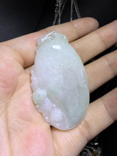 纯天然A货翡翠福瓜吊坠挂件颈饰男女款，老坑细糯种，零星阳绿，实物实拍，所见即所得，尺寸:5.0cm*3.1cm*1.1cm