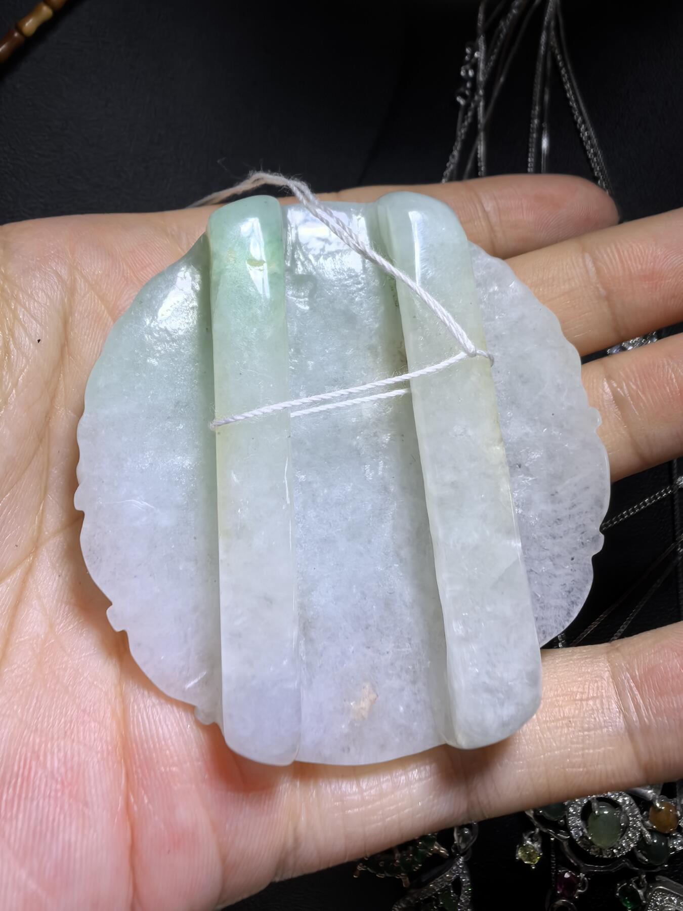 纯天然A货翡翠龙头皮带扣男款，霸气十足，精雕细琢，老坑料，实物实拍，所见即所得，尺寸:5.7cm*1.6cm