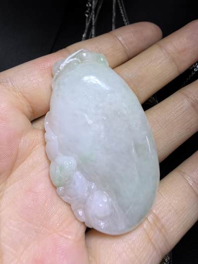 纯天然A货翡翠福瓜吊坠挂件颈饰男女款，老坑细糯种，零星阳绿，实物实拍，所见即所得，尺寸:5.0cm*3.1cm*1.1cm