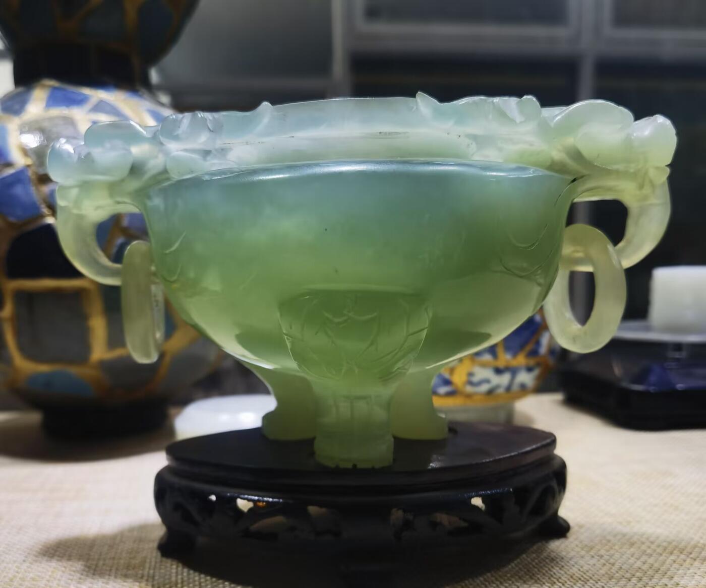 创汇时期出品北京玉器二厂懋隆商店岫玉三足龙头香炉尺寸：高含底座11cm*长15.5cm*宽约9.5cm