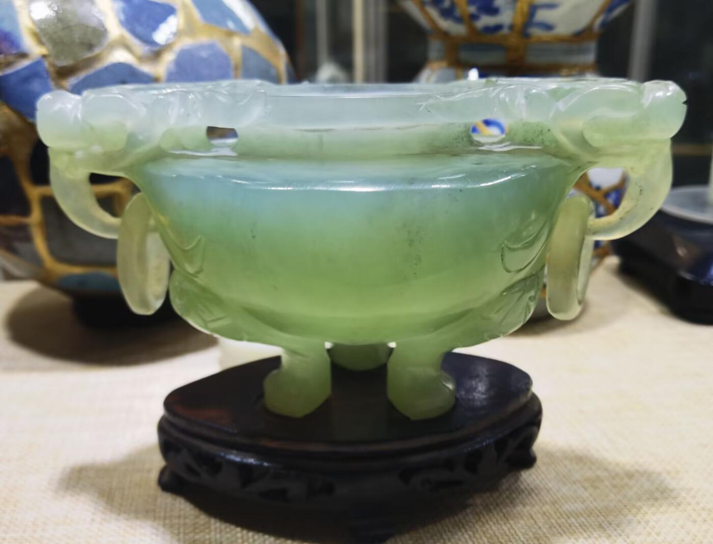 创汇时期出品北京玉器二厂懋隆商店岫玉三足龙头香炉尺寸：高含底座11cm*长15.5cm*宽约9.5cm