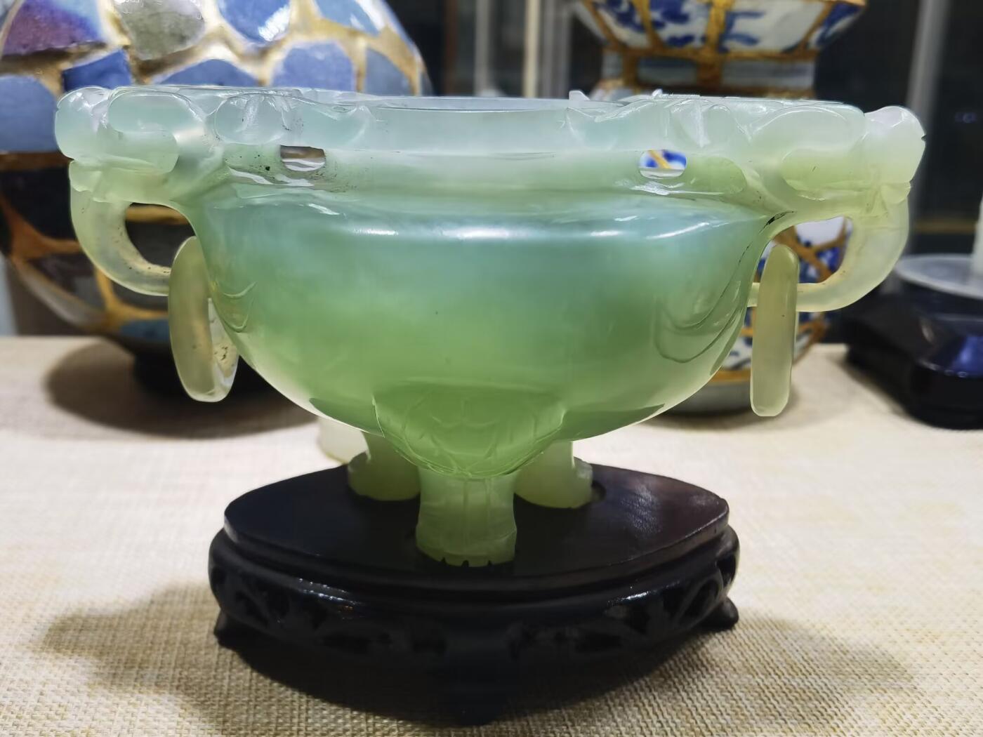 创汇时期出品北京玉器二厂懋隆商店岫玉三足龙头香炉尺寸：高含底座11cm*长15.5cm*宽约9.5cm