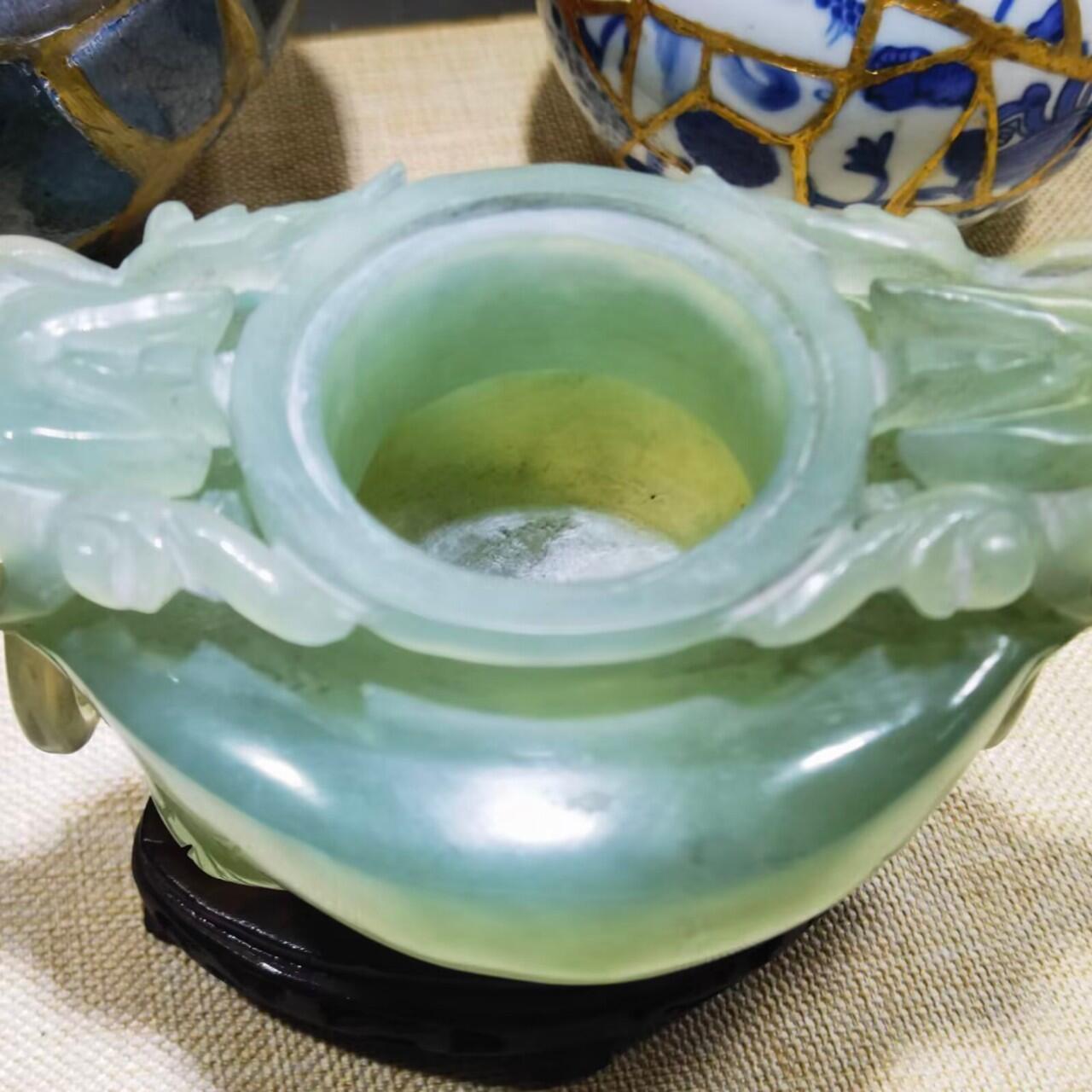 创汇时期出品北京玉器二厂懋隆商店岫玉三足龙头香炉尺寸：高含底座11cm*长15.5cm*宽约9.5cm