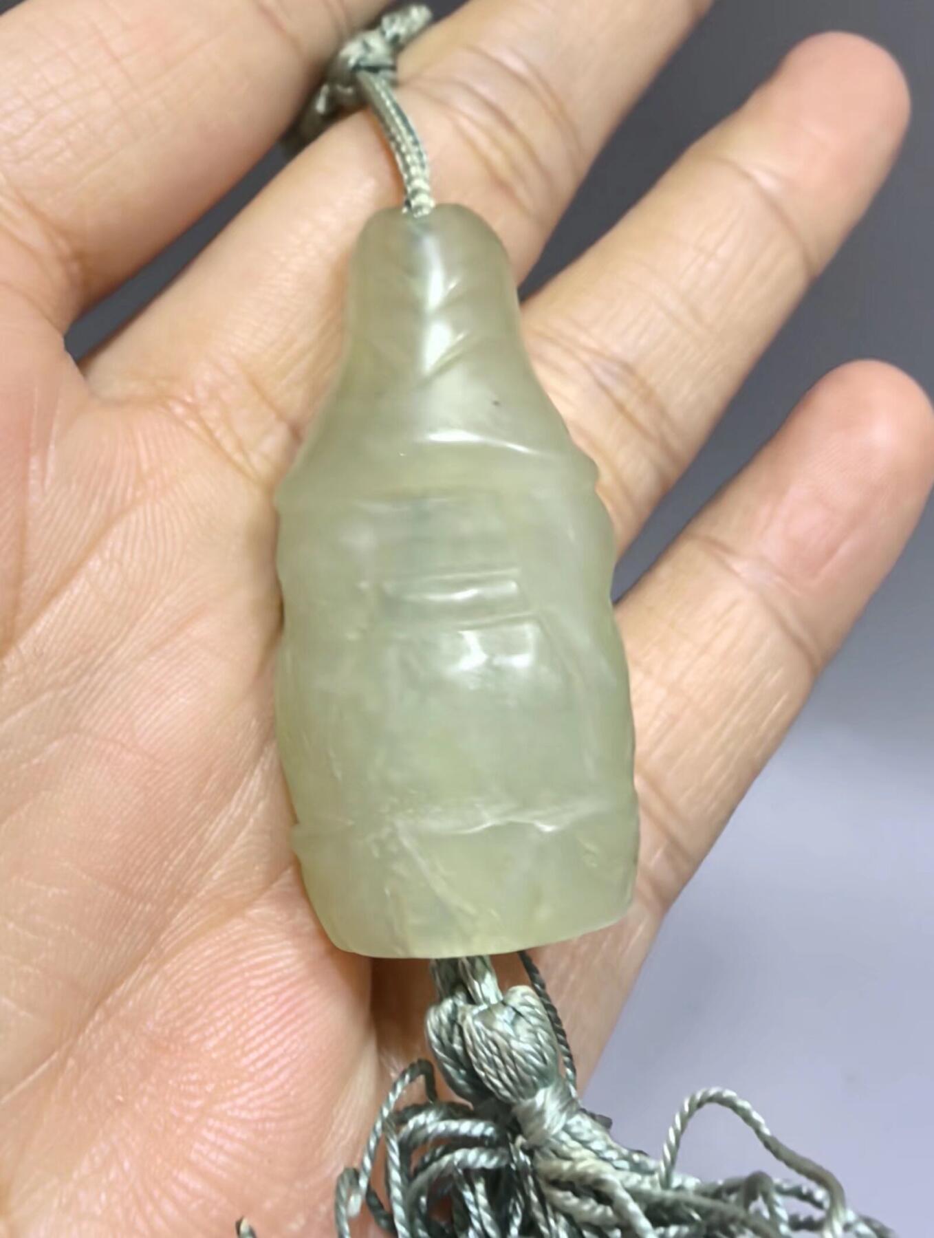创汇时期工美出品老料岫玉观音吊坠 尺寸:3.8cm*1.8cm*1.3cm 克重:11g
