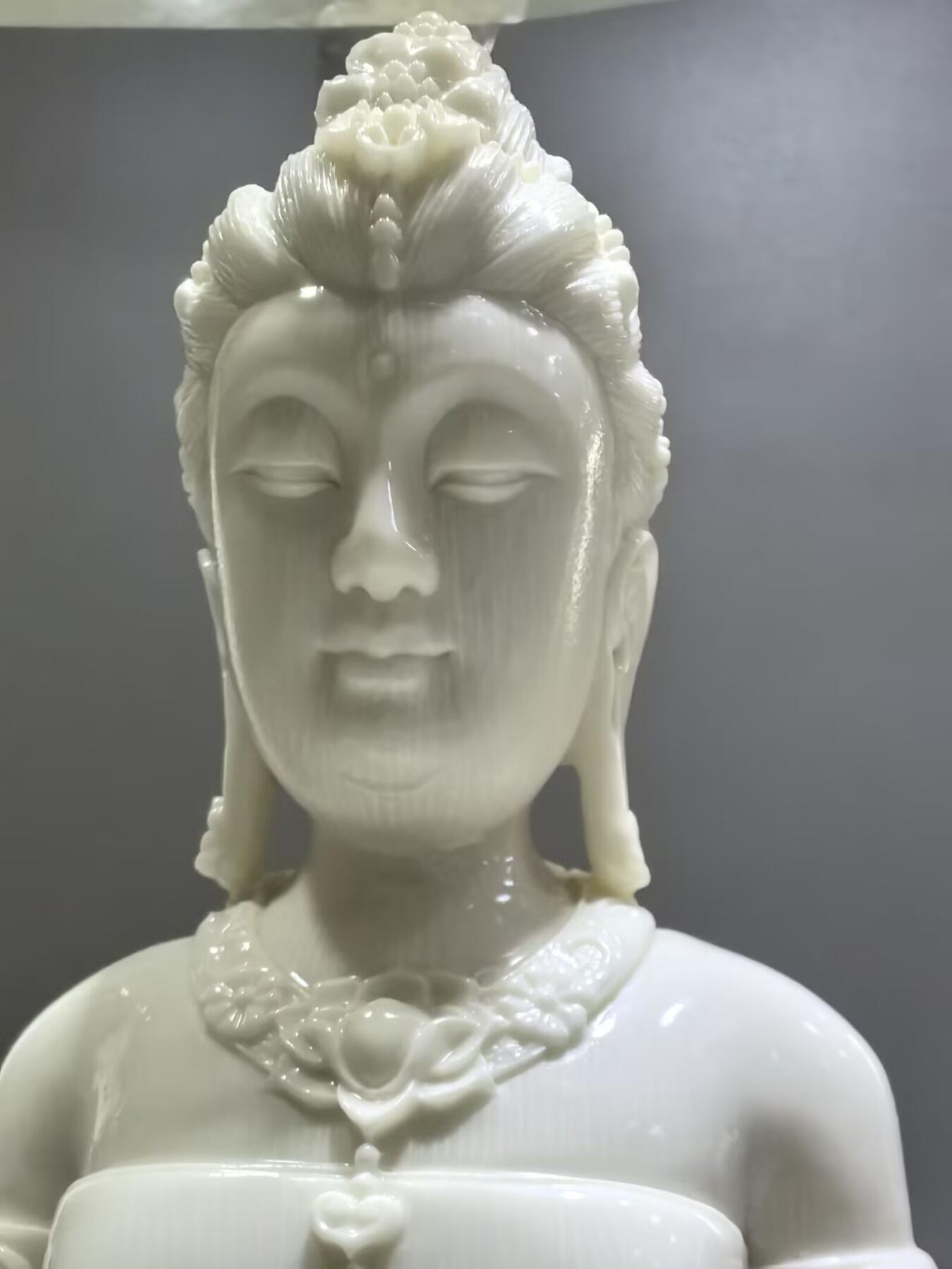 猛犸观音摆件，雕工精湛流畅，料子油润细腻，尺寸:21cm*13cm*10cm克重:1044g