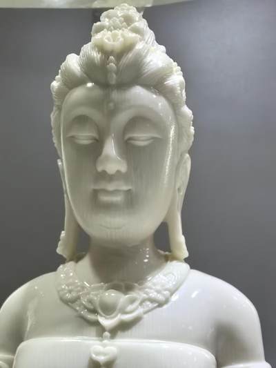 猛犸观音摆件，雕工精湛流畅，料子油润细腻，尺寸:21cm*13cm*10cm克重:1044g