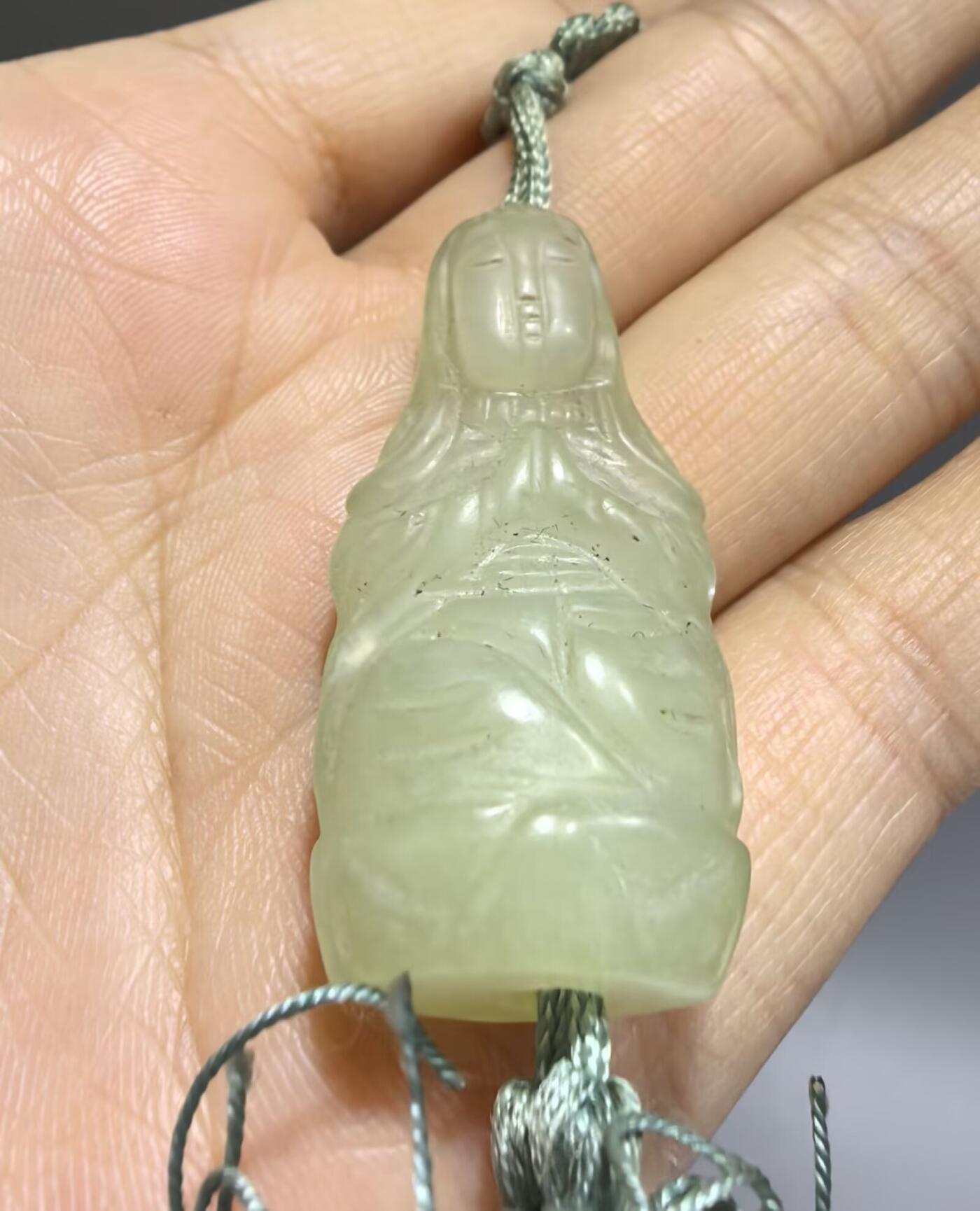创汇时期工美出品老料岫玉观音吊坠 尺寸:3.8cm*1.8cm*1.3cm 克重:11g