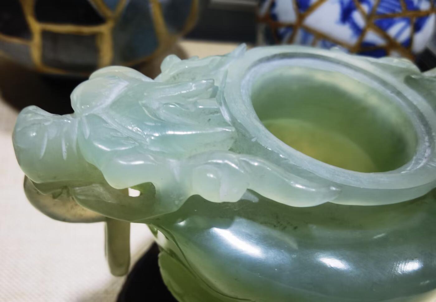 创汇时期出品北京玉器二厂懋隆商店岫玉三足龙头香炉尺寸：高含底座11cm*长15.5cm*宽约9.5cm