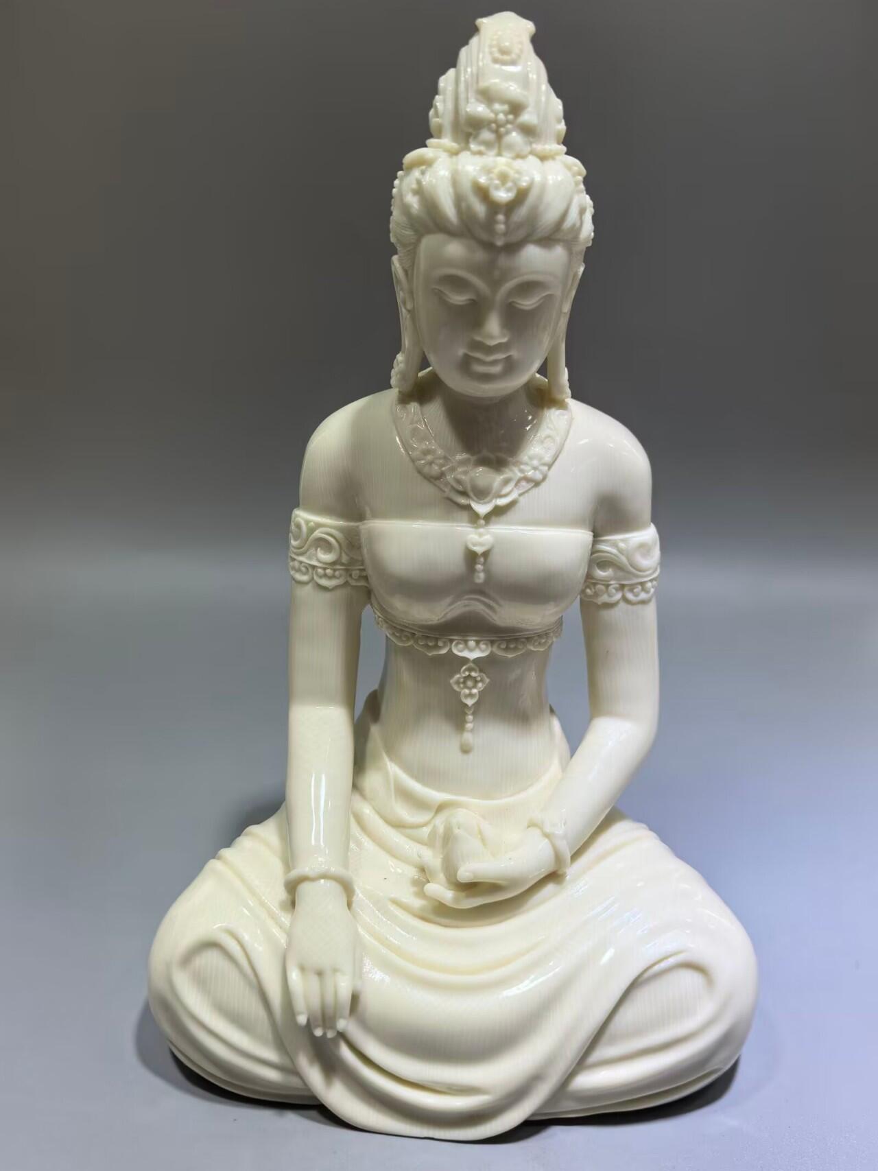 猛犸观音摆件，雕工精湛流畅，料子油润细腻，尺寸:21cm*13cm*10cm克重:1044g