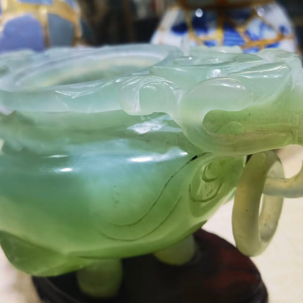 创汇时期出品北京玉器二厂懋隆商店岫玉三足龙头香炉尺寸：高含底座11cm*长15.5cm*宽约9.5cm