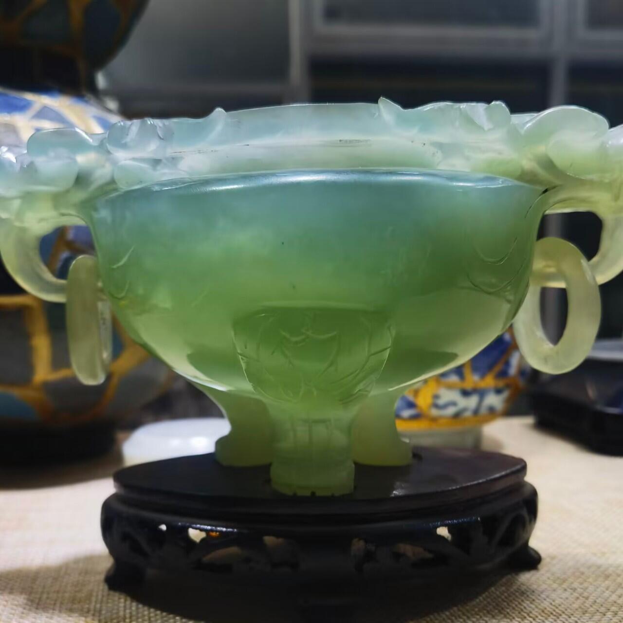 创汇时期出品北京玉器二厂懋隆商店岫玉三足龙头香炉尺寸：高含底座11cm*长15.5cm*宽约9.5cm