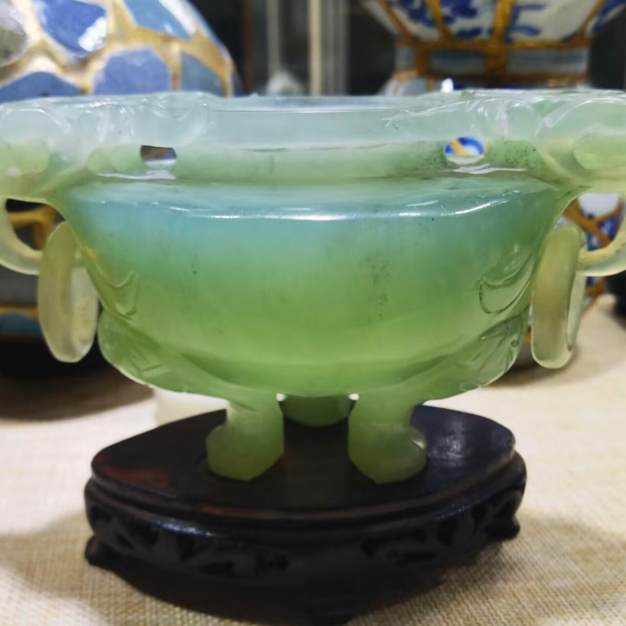 创汇时期出品北京玉器二厂懋隆商店岫玉三足龙头香炉尺寸：高含底座11cm*长15.5cm*宽约9.5cm