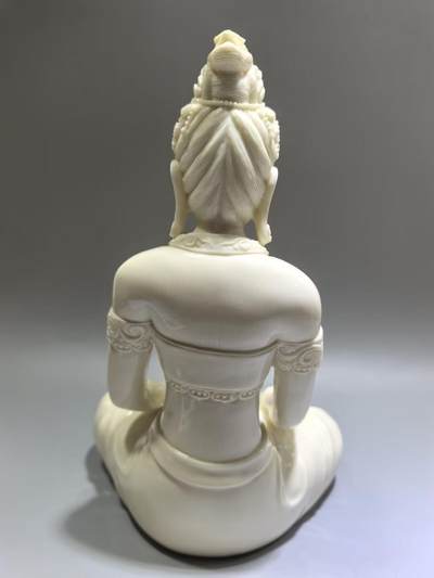 猛犸观音摆件，雕工精湛流畅，料子油润细腻，尺寸:21cm*13cm*10cm克重:1044g
