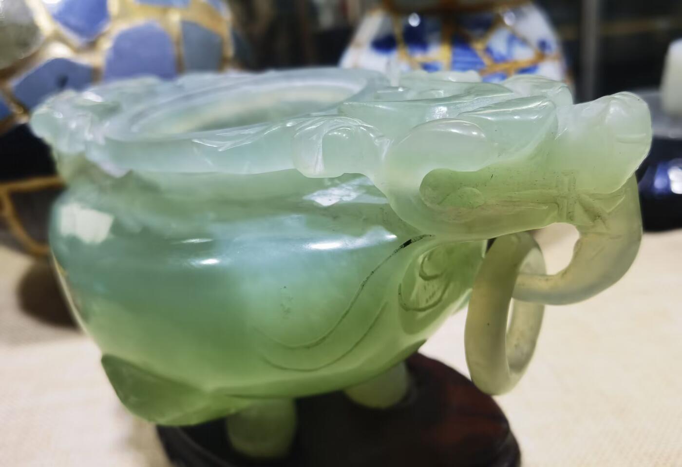 创汇时期出品北京玉器二厂懋隆商店岫玉三足龙头香炉尺寸：高含底座11cm*长15.5cm*宽约9.5cm