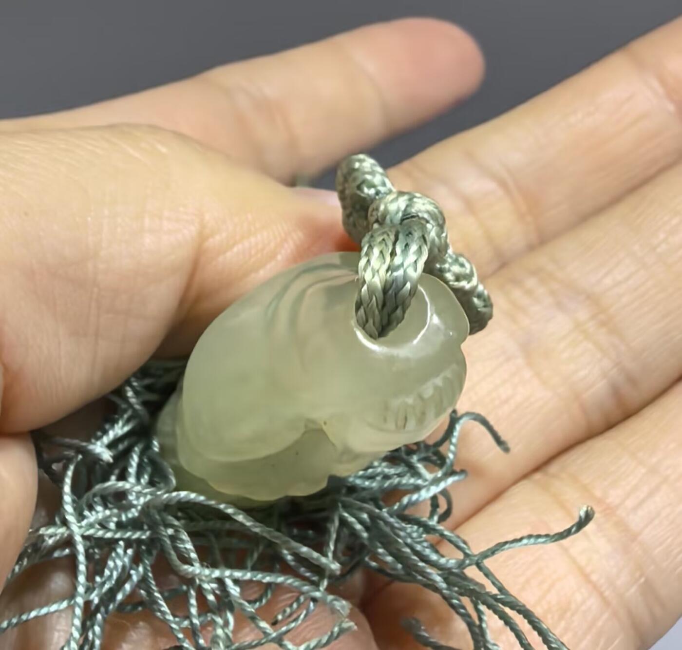 创汇时期工美出品老料岫玉观音吊坠 尺寸:3.8cm*1.8cm*1.3cm 克重:11g