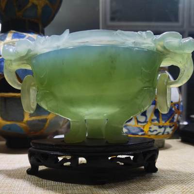 创汇时期出品北京玉器二厂懋隆商店岫玉三足龙头香炉尺寸：高含底座11cm*长15.5cm*宽约9.5cm