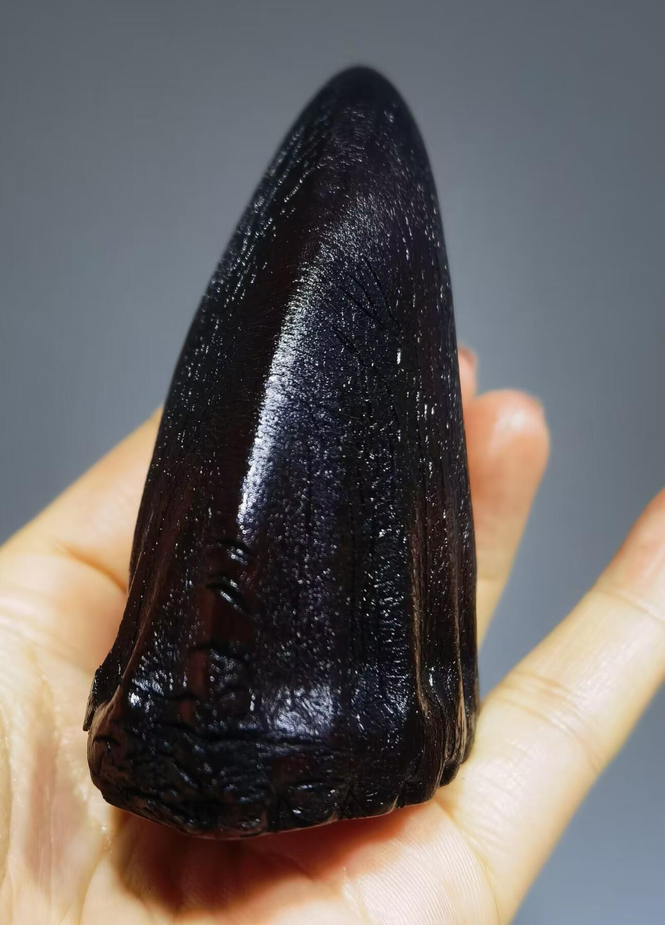 高端文玩小摆件手把件，原皮原色，品质高端大气！自然风化纹！尺寸：高7.7cm宽6.5cm厚4.0cm克重：97.3