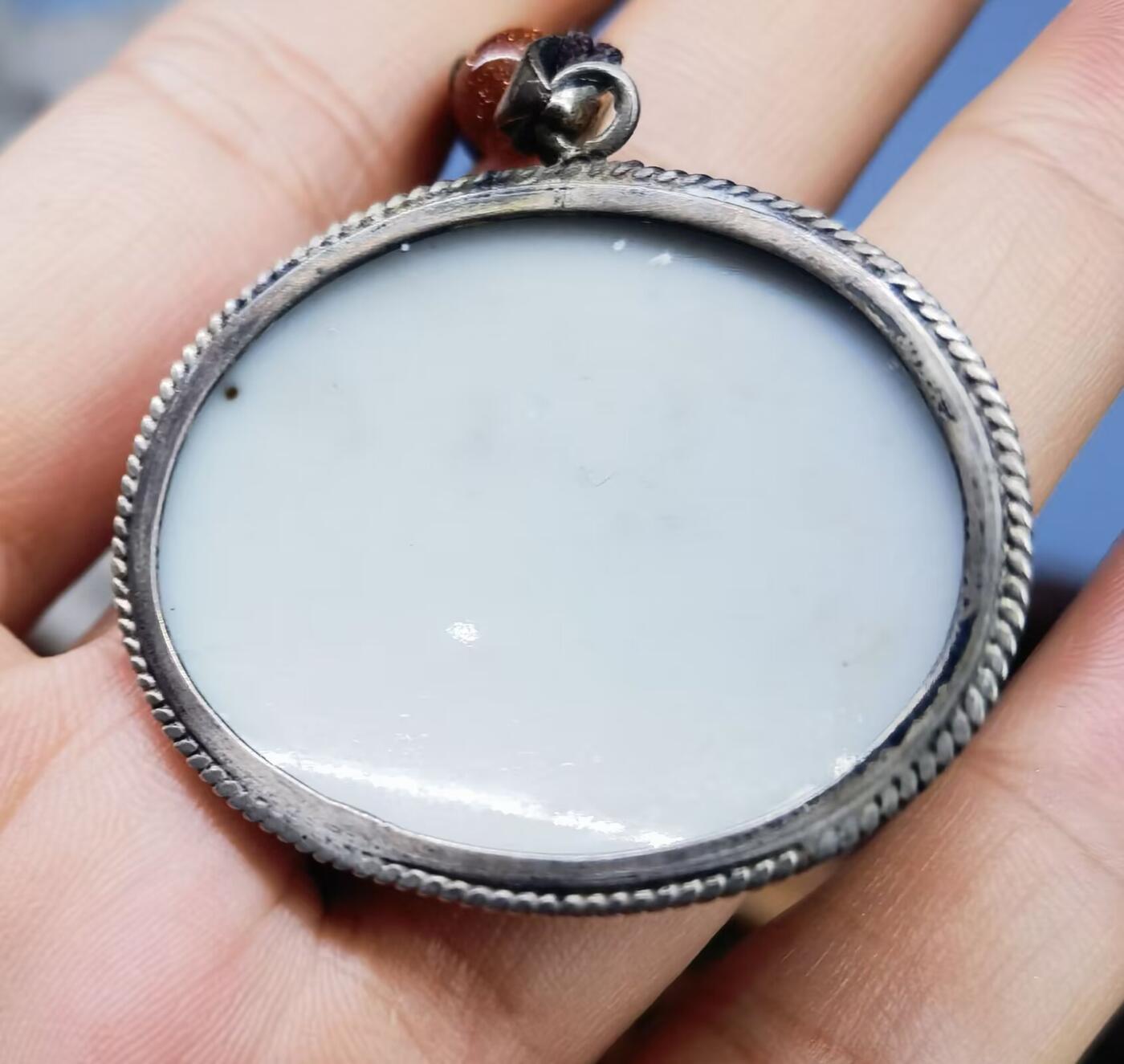 清中期雍正粉彩花卉吊坠挂件项链男女款，包浆自然色彩明艳，全品包老到代！尺寸：3.0cm*3.5cm*0.4cm