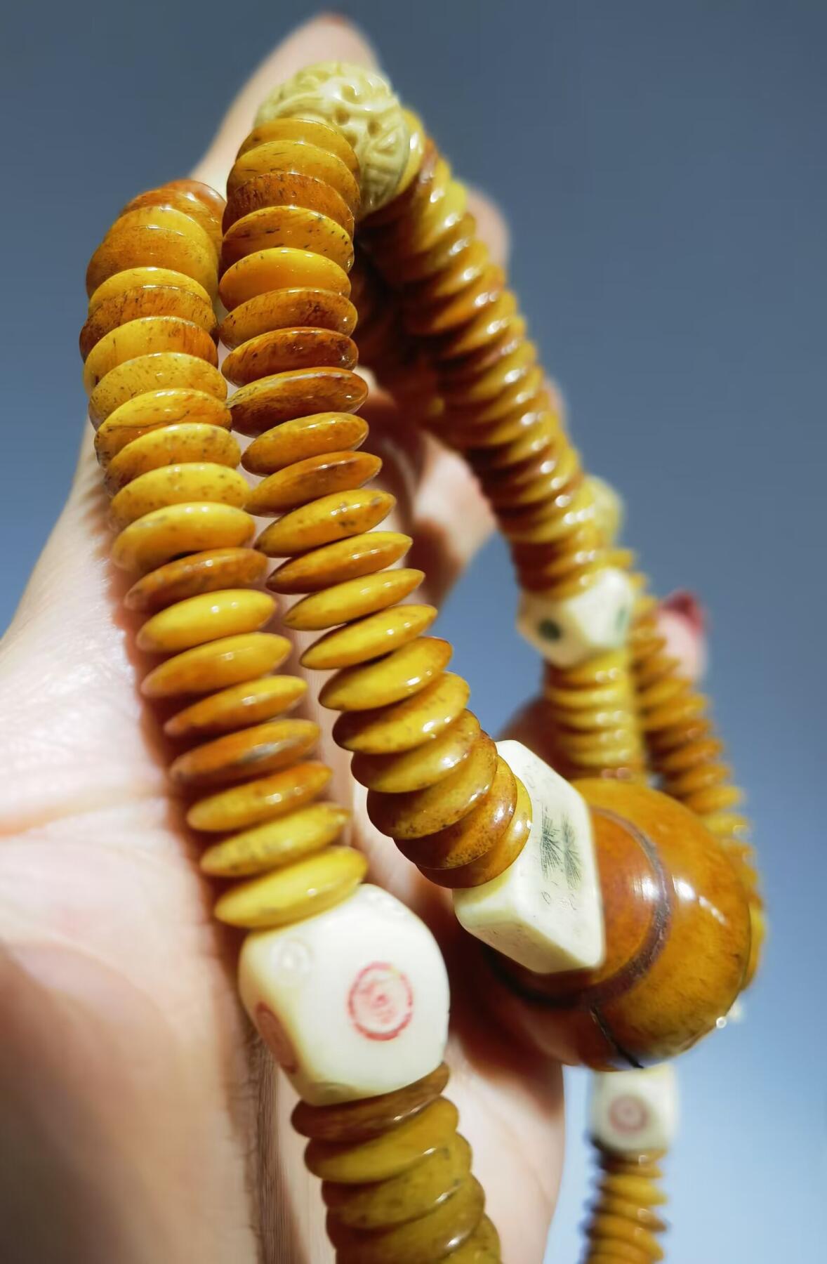 旧藏高端文玩手持项链男女款，包浆浑厚，自然氧化，配饰高端大气！尺寸宽：0.9cm！顶珠：2.2cm！品相如图所示！