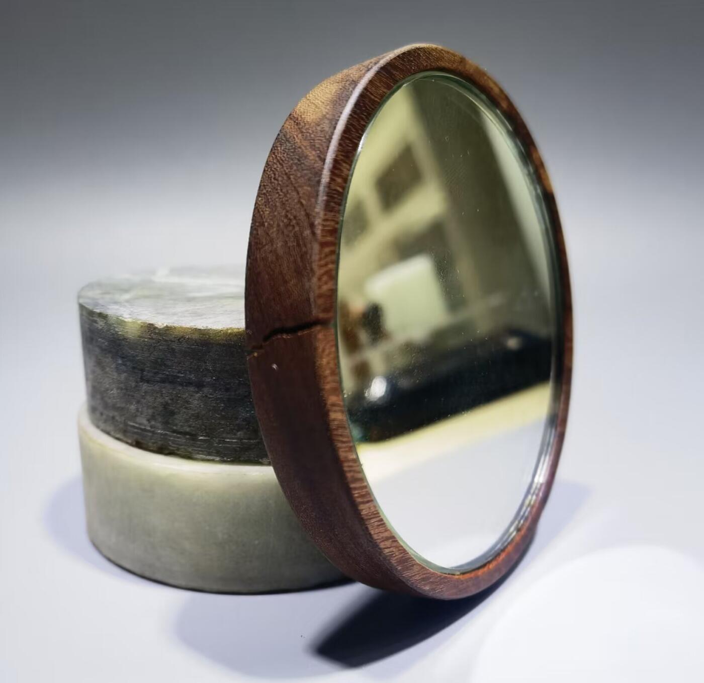 明代嘉靖喜鹊登梅化妆镜，画片完整尺寸:7mm＊1mm。包老到代！
