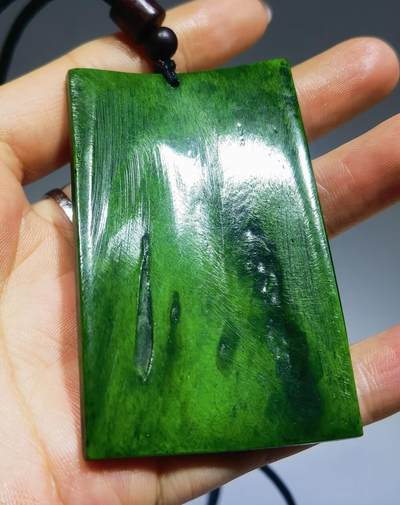 高端文玩大展宏图吊坠挂件牌男款，精雕细刻，立体感十足！可见手工雕刻痕迹！尺寸：6.6cm*4.0cm*0.6cm   克重：28.4g