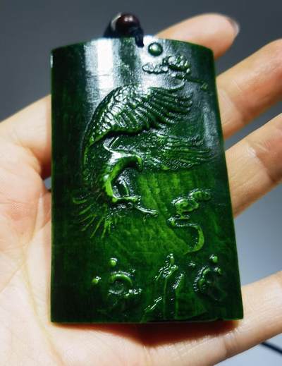 高端文玩大展宏图吊坠挂件牌男款，精雕细刻，立体感十足！可见手工雕刻痕迹！尺寸：6.6cm*4.0cm*0.6cm   克重：28.4g