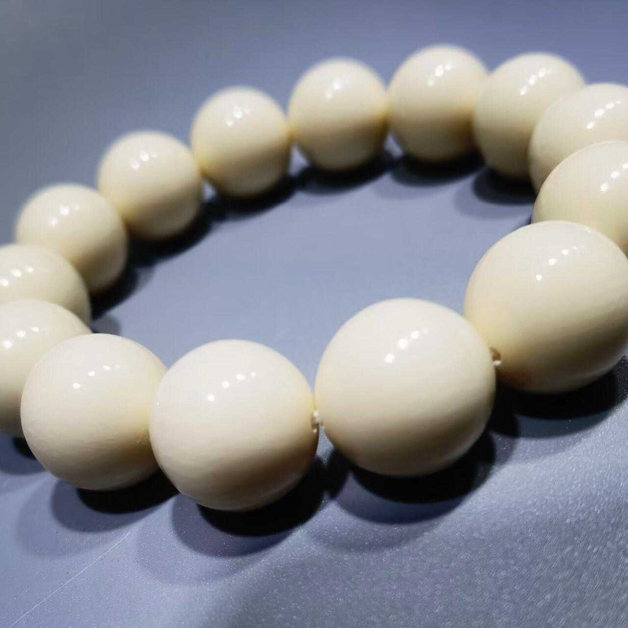猛犸果冻料佛珠手串男款，料子油润细腻，尺寸:1.6cm克重:50